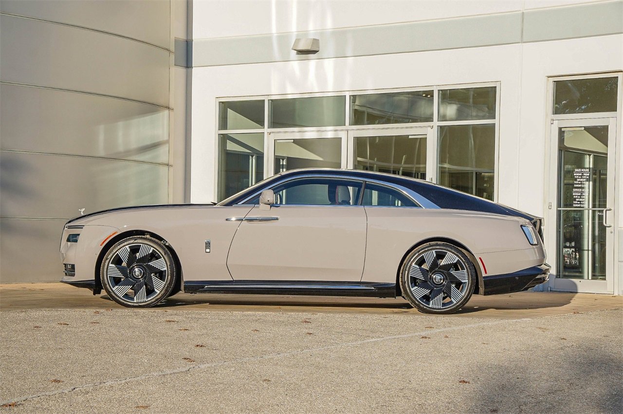 New 2026 Rolls-Royce Spectre Base image 12