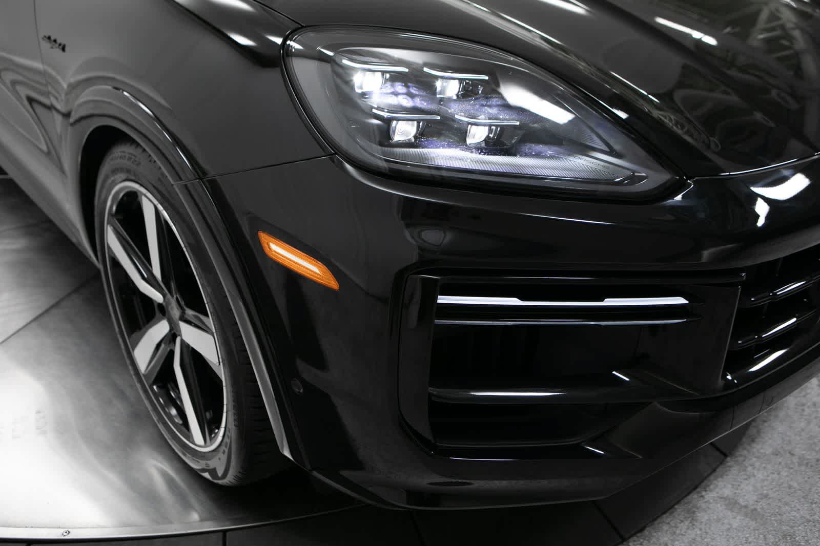 New 2026 Porsche Cayenne Turbo AWD/4WD image 12