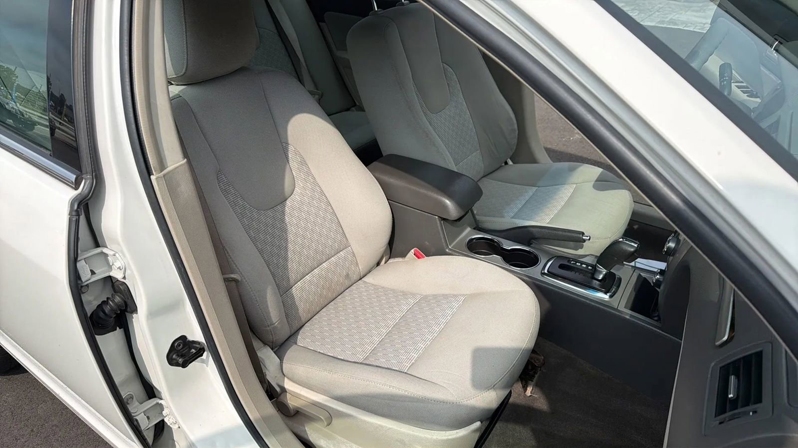 Used 2010 Ford Fusion SE FWD image 12