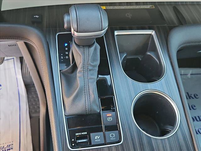 Used 2024 Toyota Sienna Platinum image 12