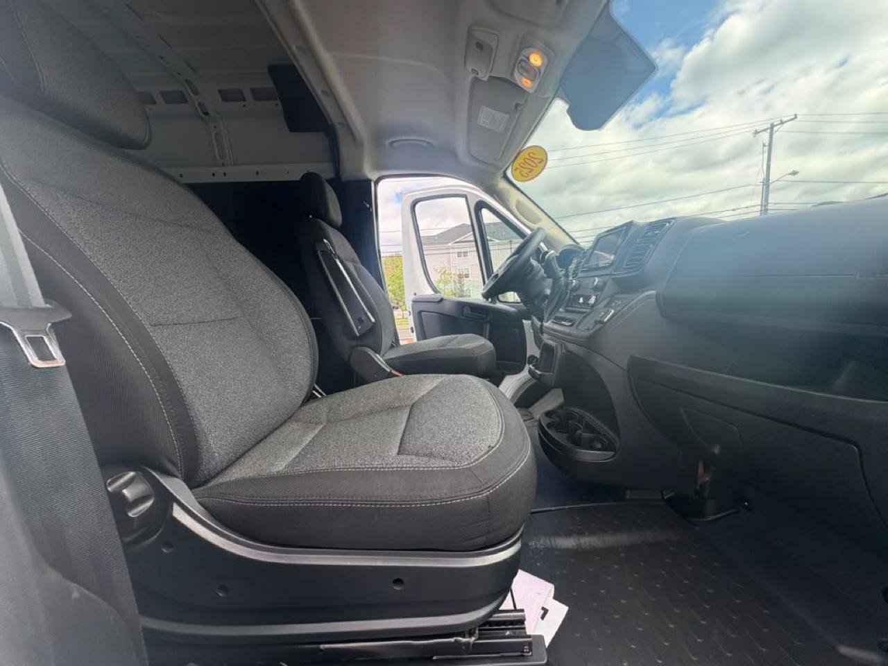 Used 2025 RAM ProMaster 2500 FWD image 5
