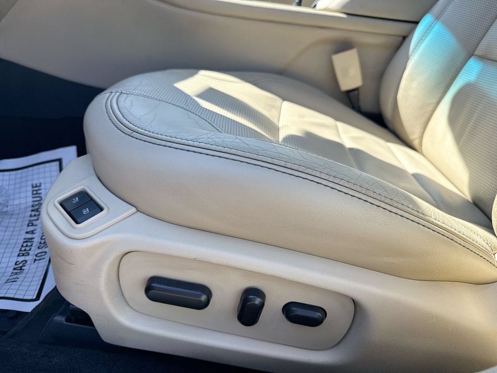 Used 2018 Ford Taurus Limited FWD image 14