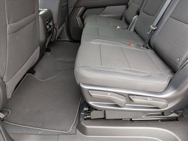 New 2026 Chevrolet Suburban LS image 16