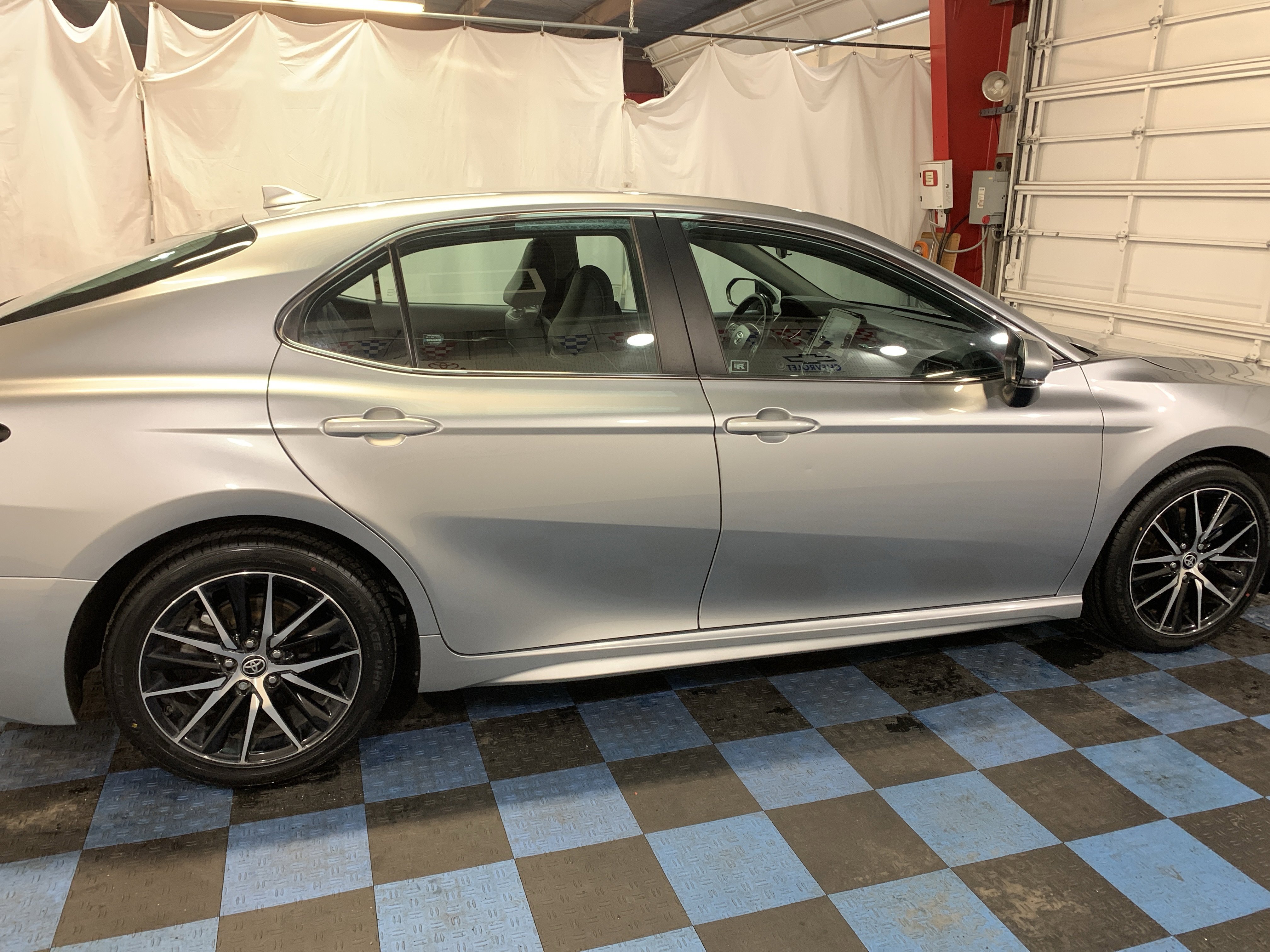 Used 2024 Toyota Camry SE image 7