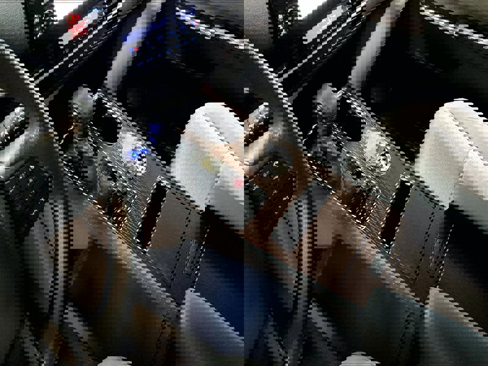 Used 2024 Toyota Sienna LE image 21