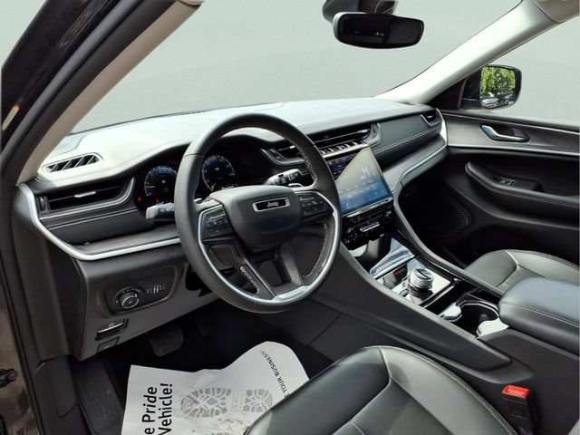 Used 2023 Jeep Grand Cherokee L Limited AWD/4WD image 14