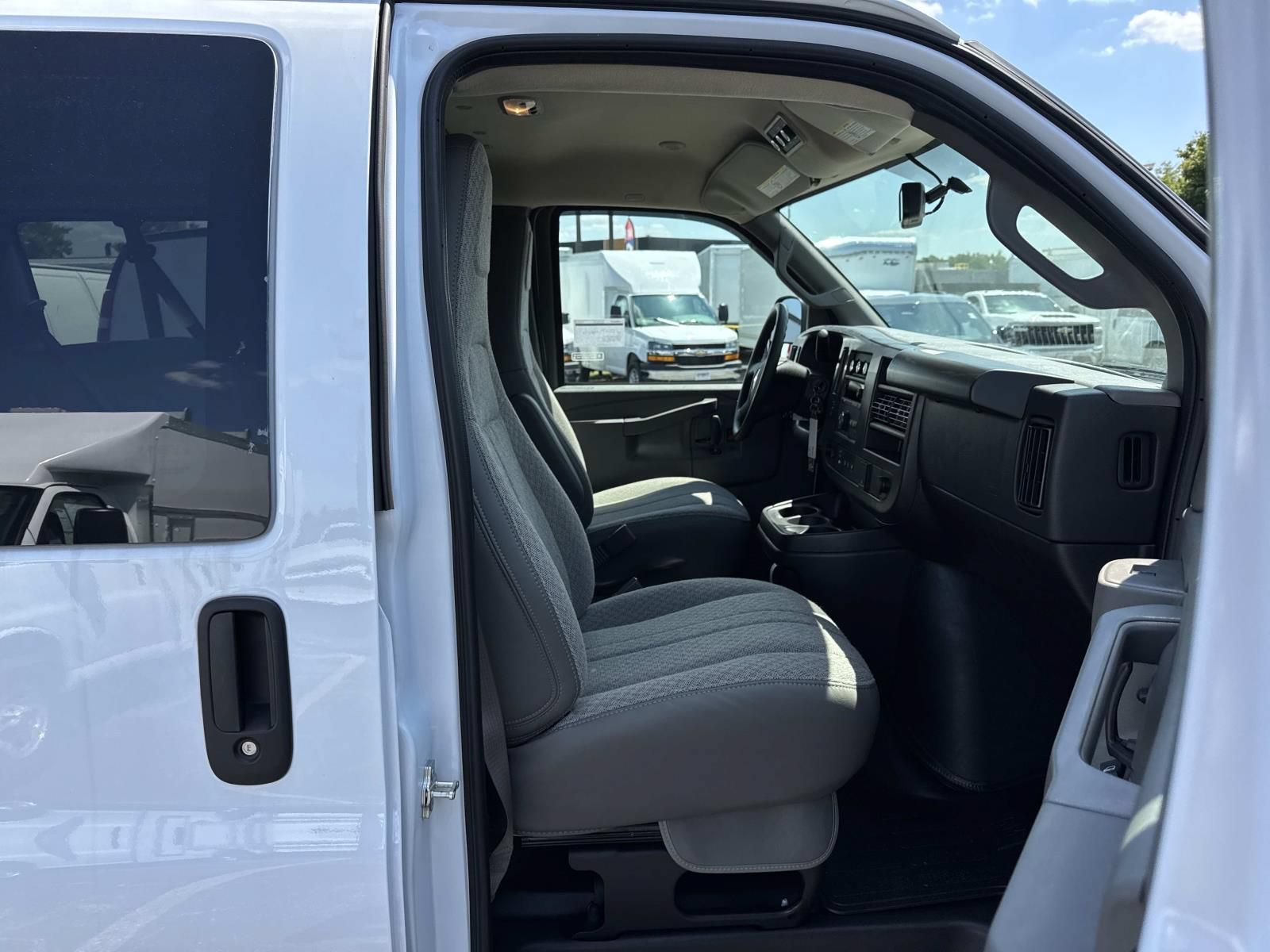 New 2026 Chevrolet Express 3500 LS w/ Chrome Appearance Package RWD image 11