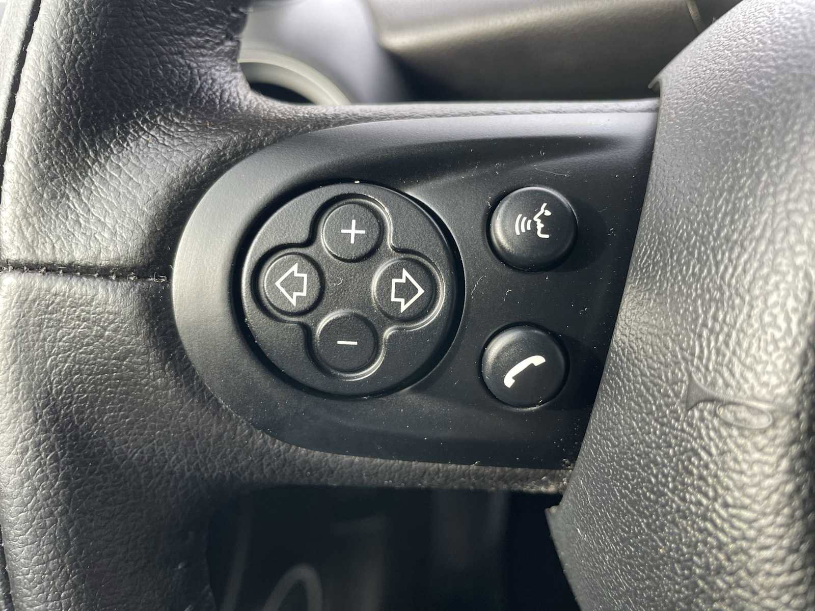 Used 2013 MINI Cooper Hardtop image 16