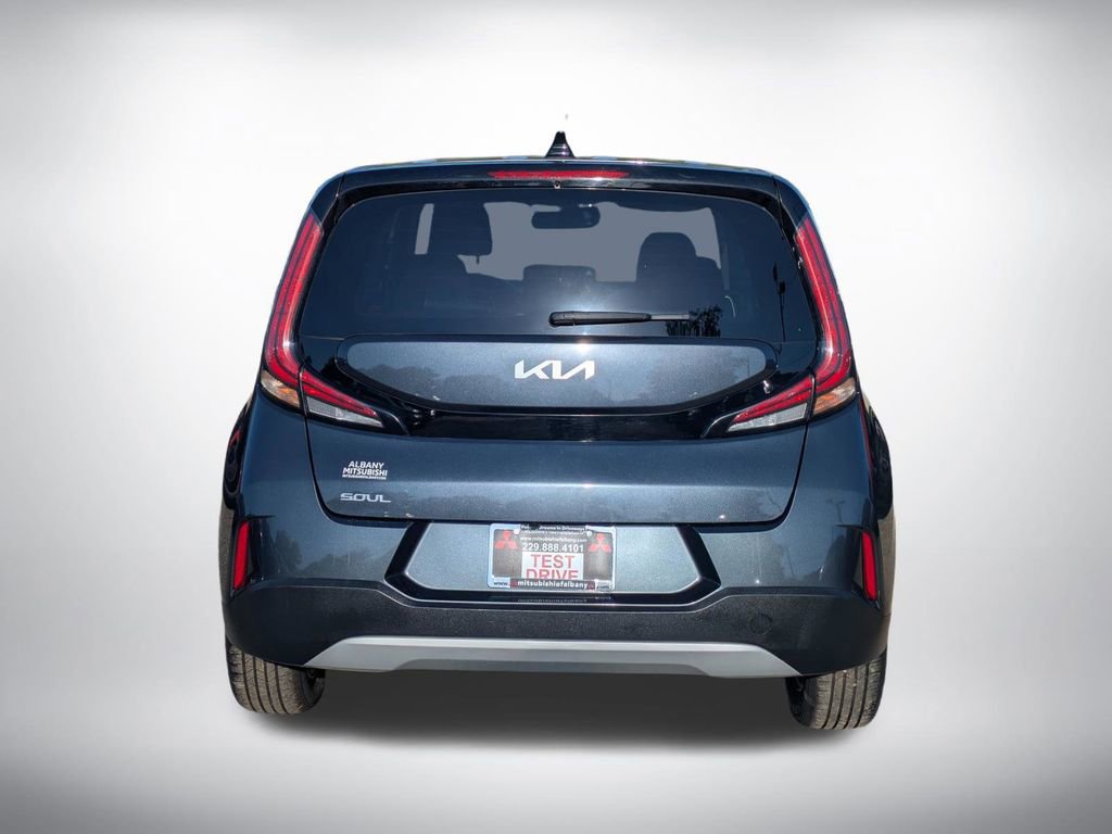 Used 2024 Kia Soul LX w/ Option Group 015 FWD image 4