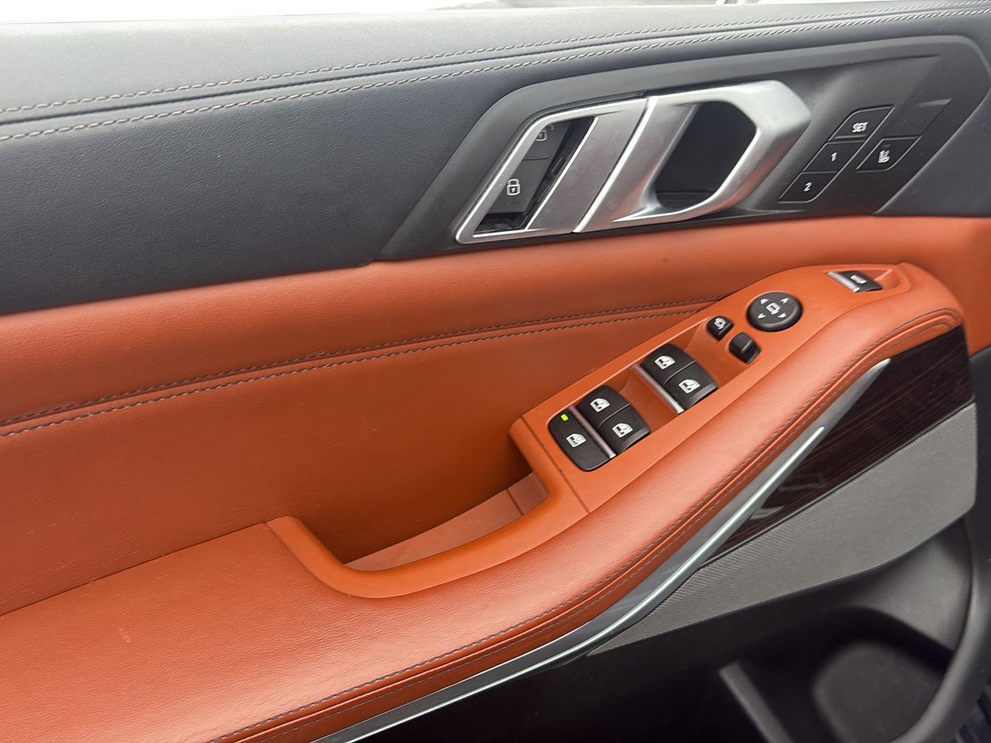 Used 2021 BMW X5 M50i w/ Executive Package image 10