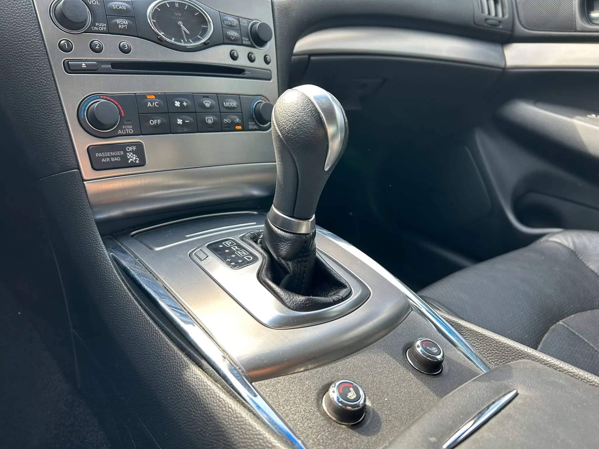 Used 2012 INFINITI G37 Journey w/ Premium Pkg image 22