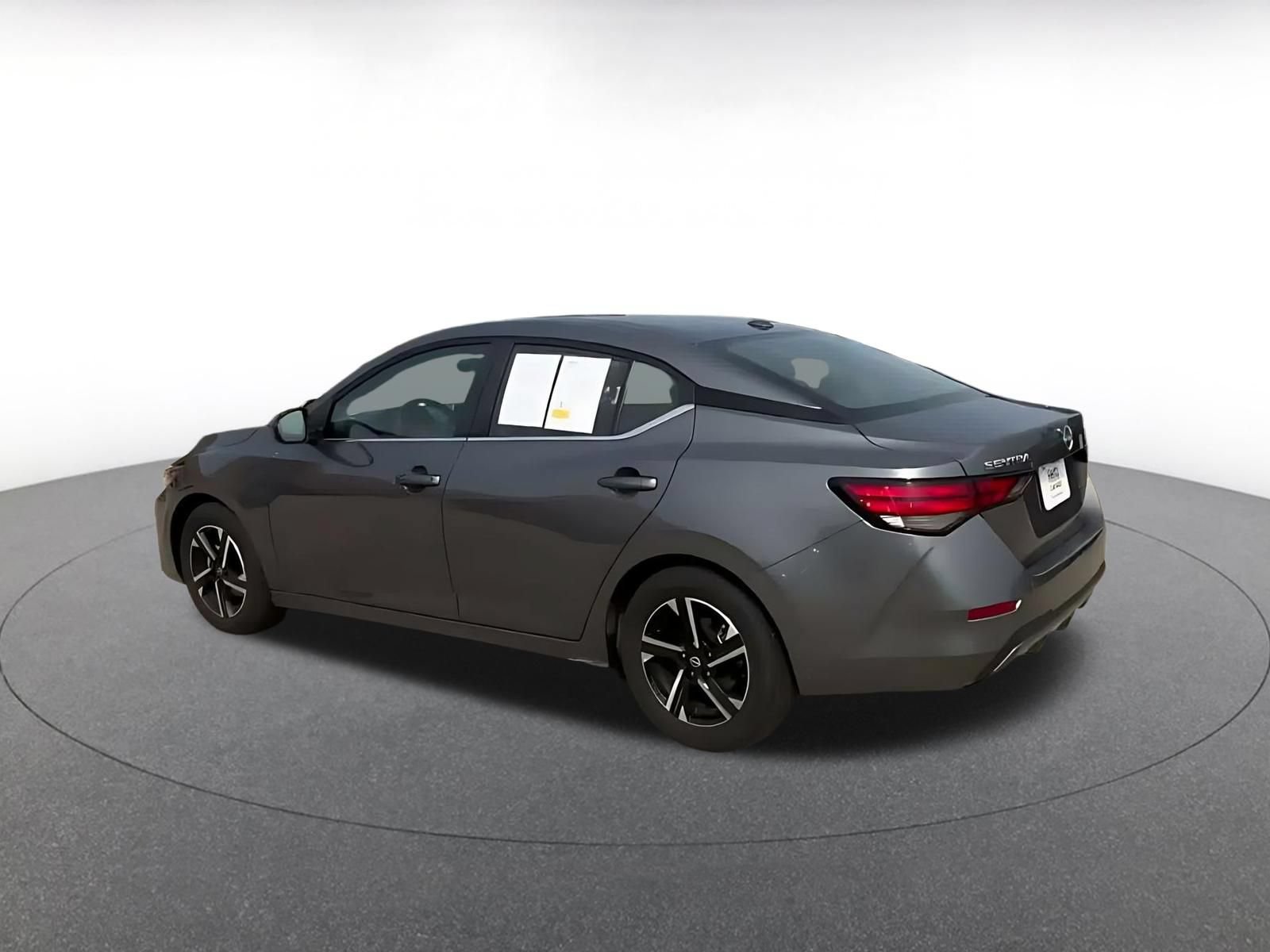 Used 2025 Nissan Sentra SV FWD image 9