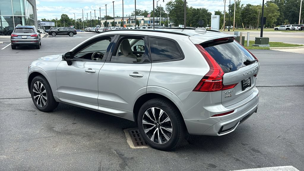 Certified 2024 Volvo XC60 B5 Plus w/ Climate Package AWD/4WD image 4