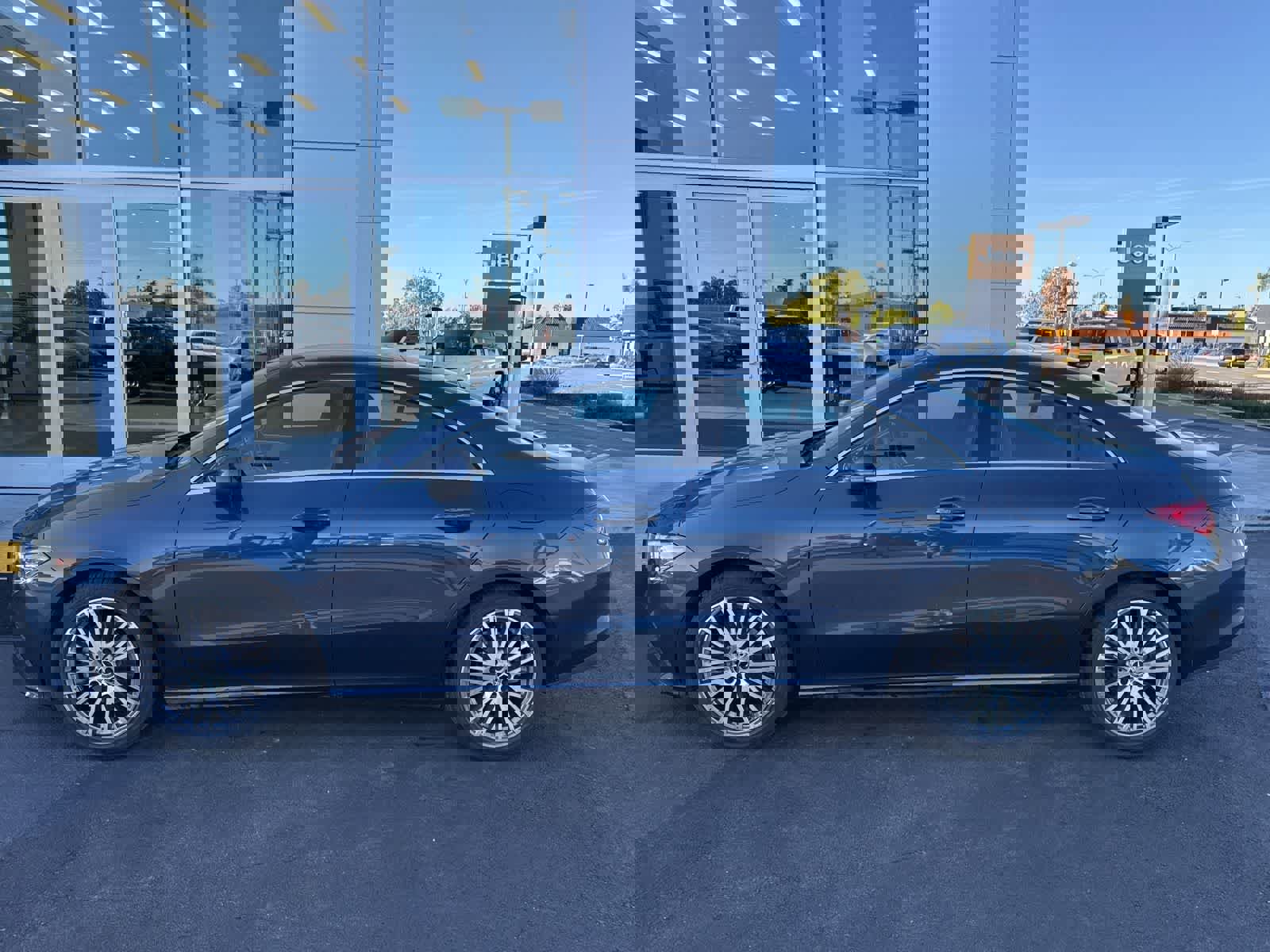 Used 2020 Mercedes-Benz CLA 250 image 2