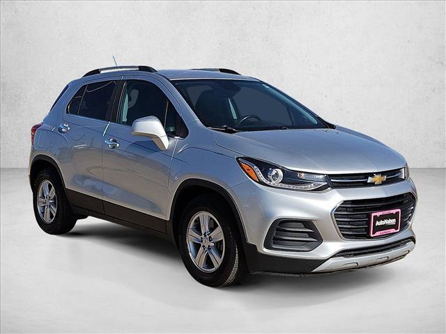 Used 2020 Chevrolet Trax LT w/ LT Convenience Package FWD image 3