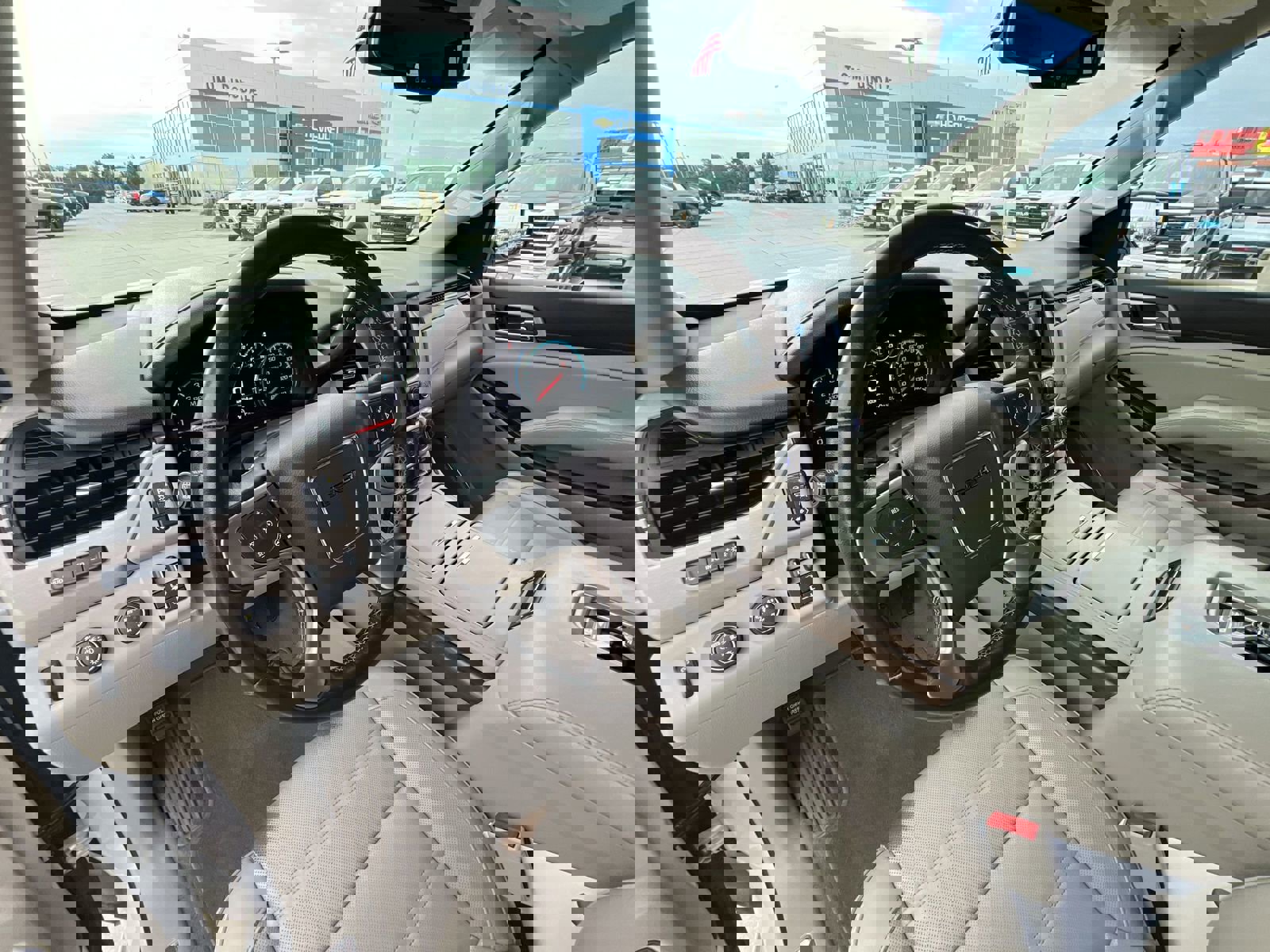 Used 2019 GMC Yukon Denali w/ Enhanced Security Package image 4