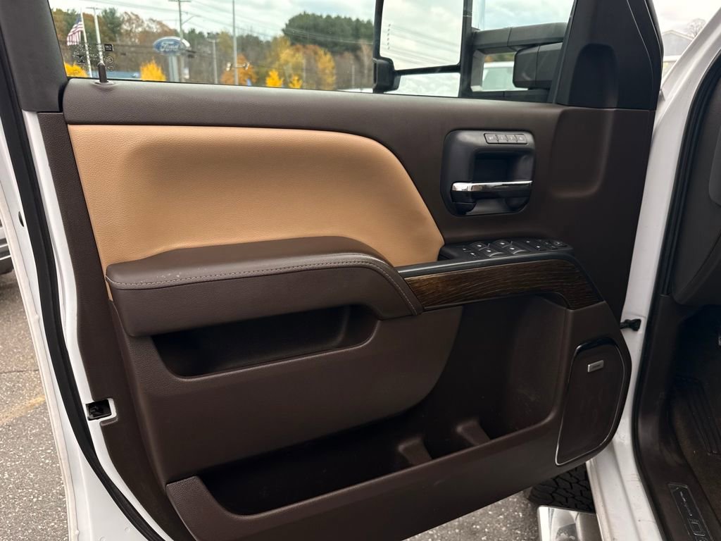 Used 2018 GMC Sierra 3500 Denali w/ Duramax Plus Package image 19