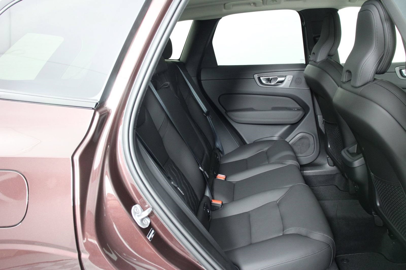 New 2026 Volvo XC60 B5 Plus AWD/4WD image 11