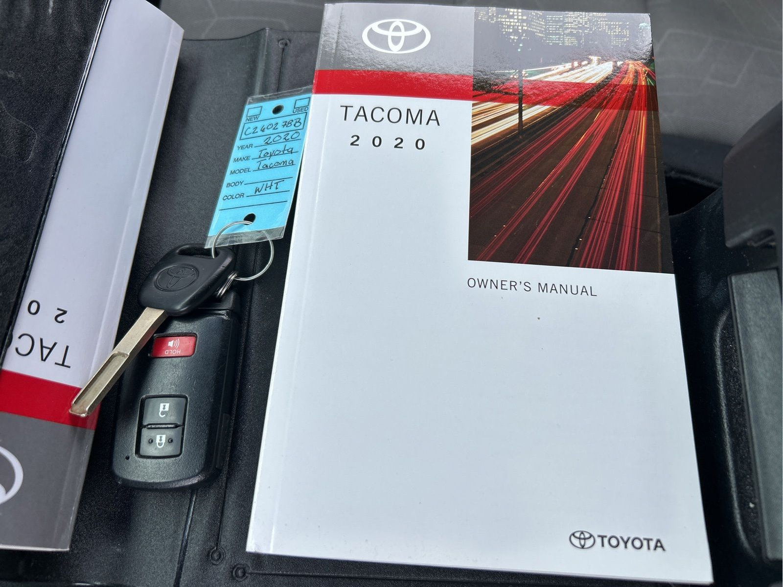 Used 2020 Toyota Tacoma TRD Sport AWD/4WD image 19