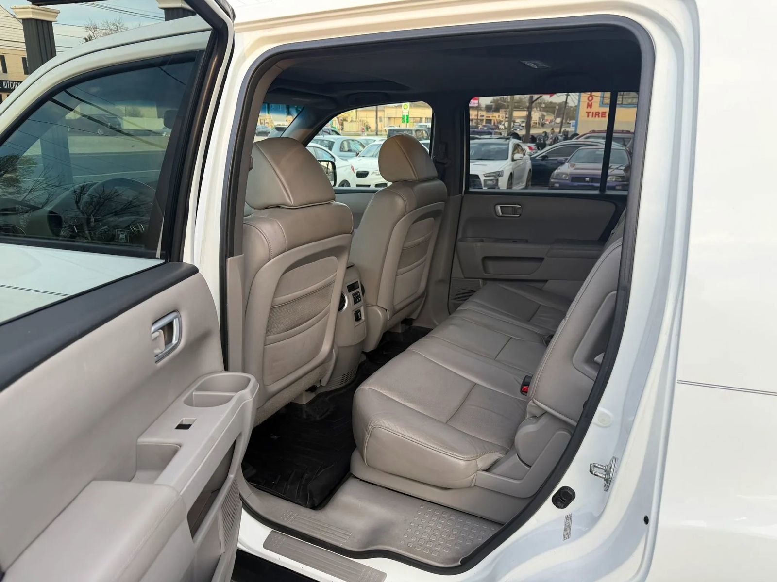 Used 2010 Honda Pilot EX-L image 16