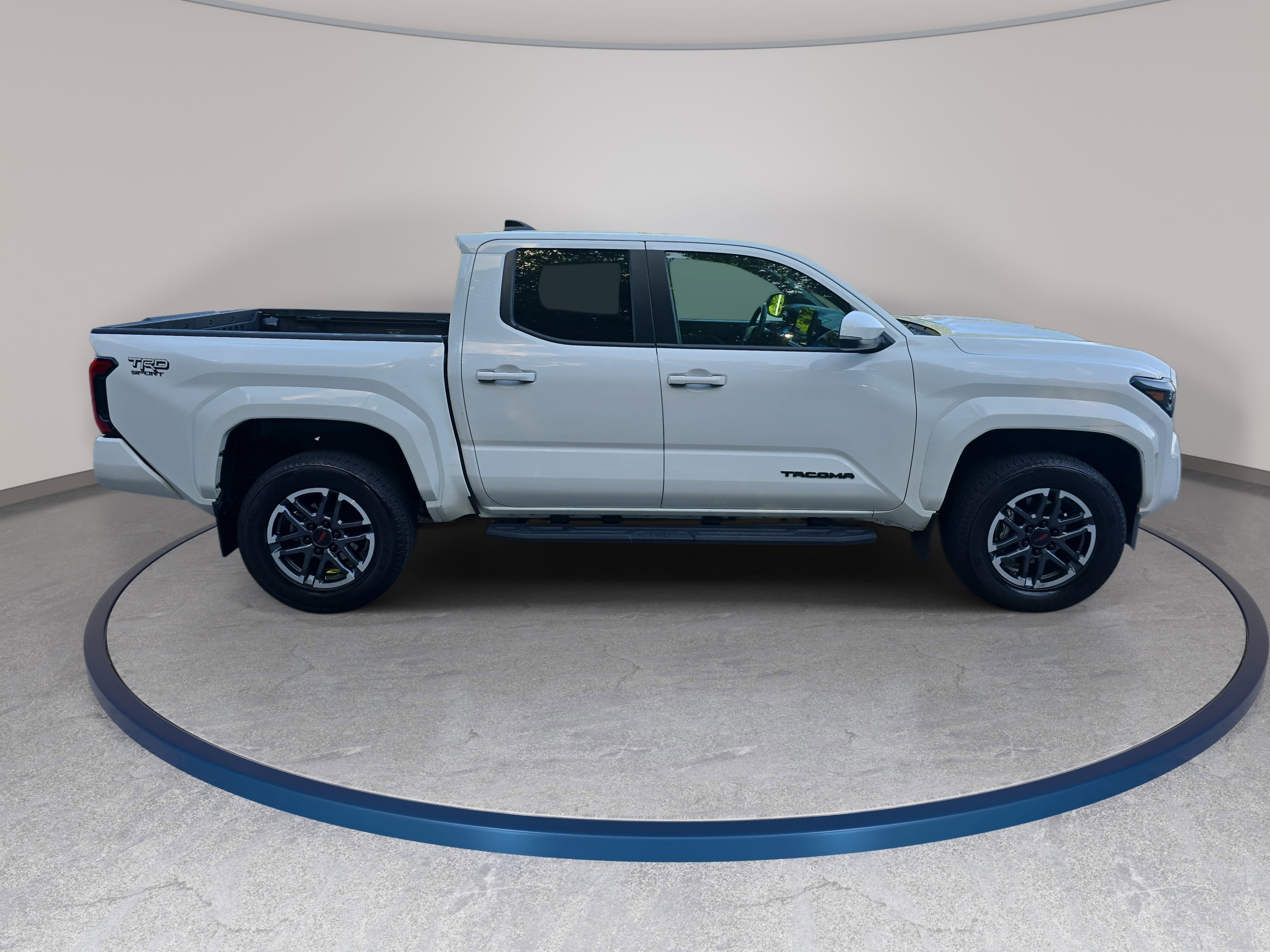 Used 2024 Toyota Tacoma TRD Sport w/ TRD Sport Upgrade Package RWD image 4
