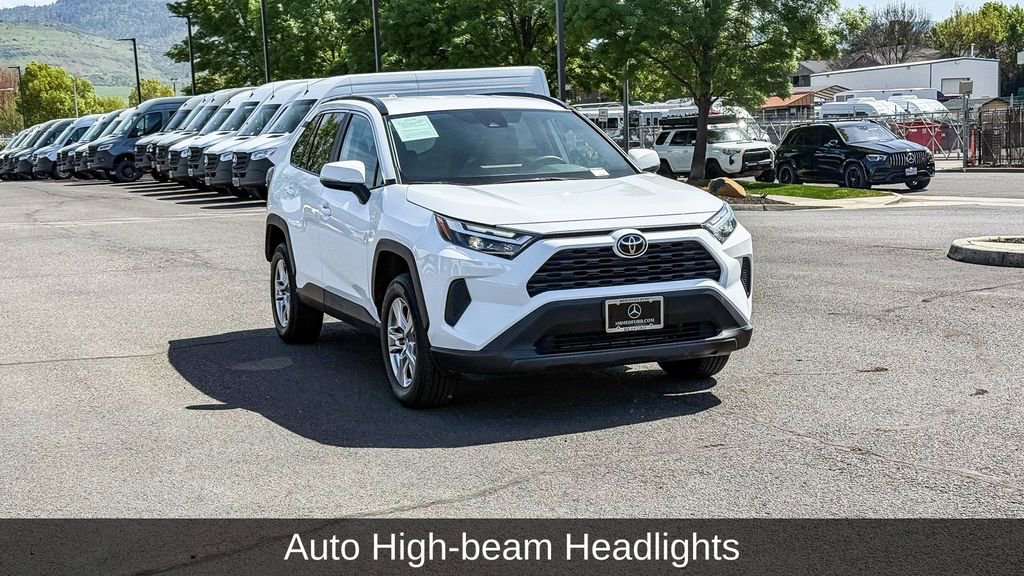 Used 2025 Toyota RAV4 XLE AWD/4WD image 5