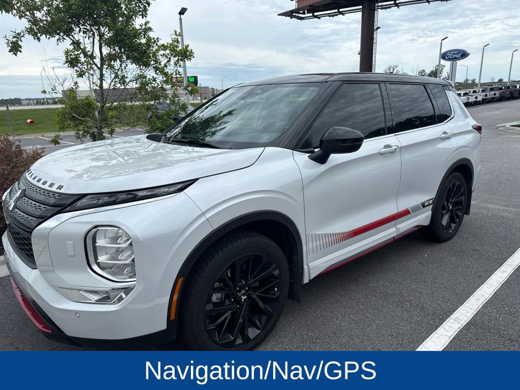 Used 2024 Mitsubishi Outlander SE Black Edition AWD/4WD video 3