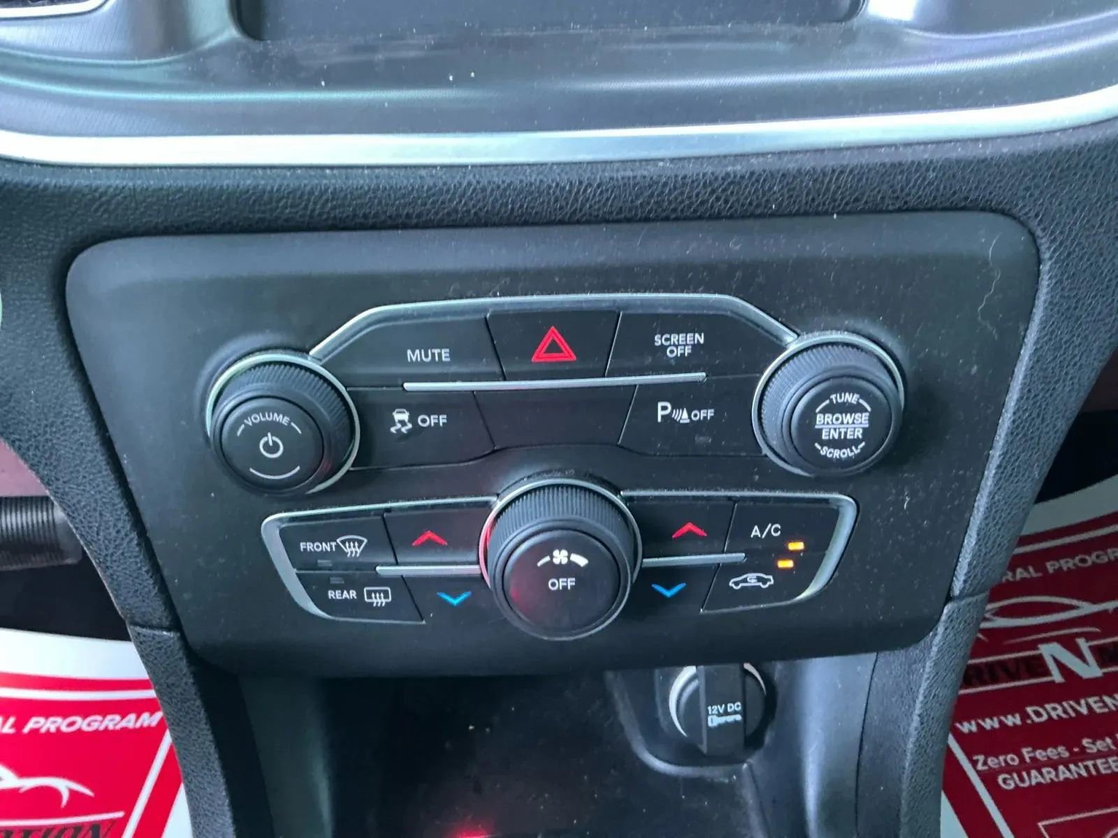 Used 2021 Dodge Charger SXT w/ Leather Interior Group image 29