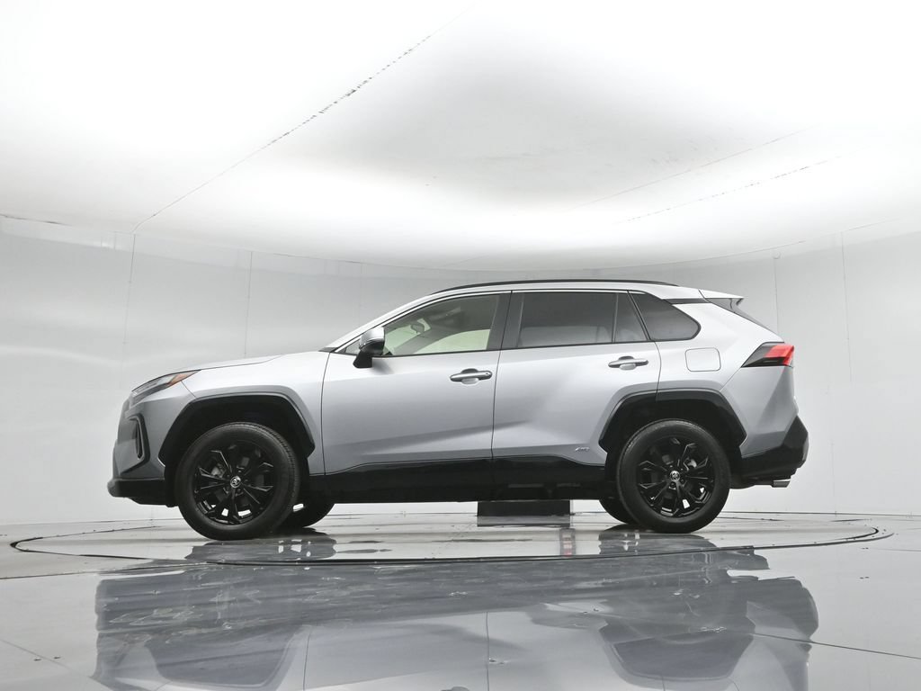 Used 2025 Toyota RAV4 SE AWD/4WD image 8