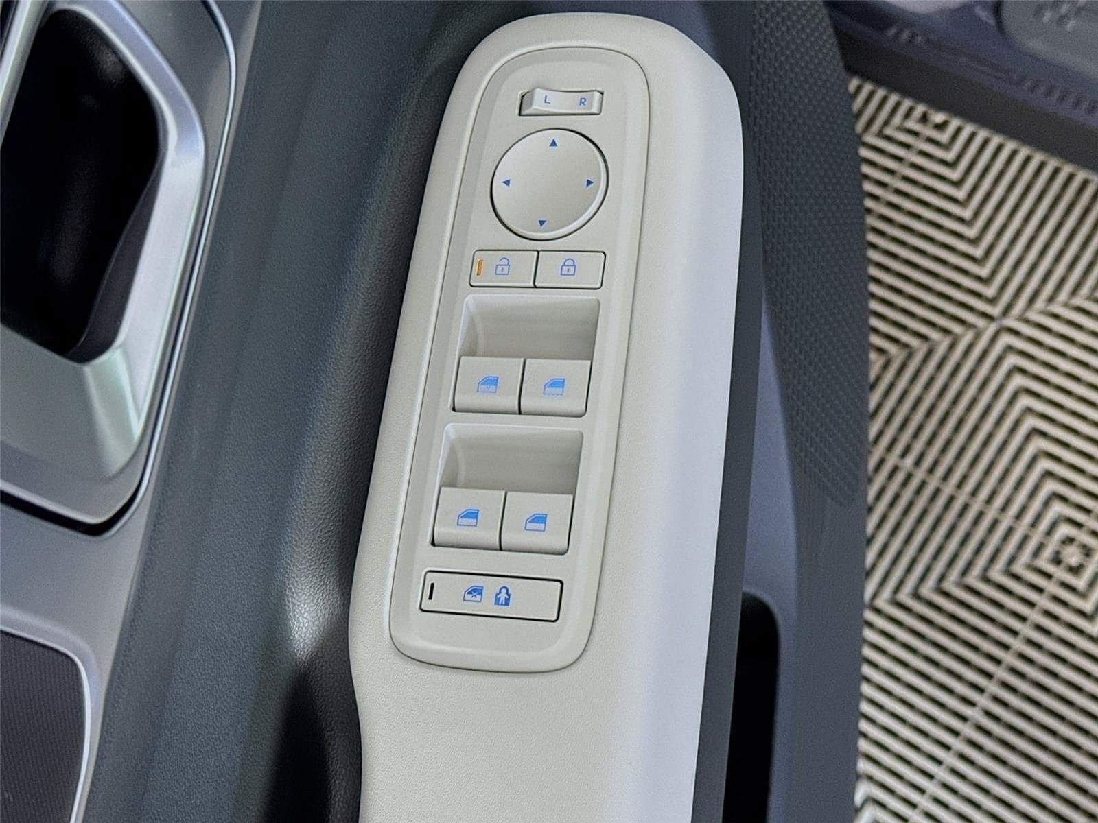 New 2026 Hyundai Santa Fe SE FWD image 18