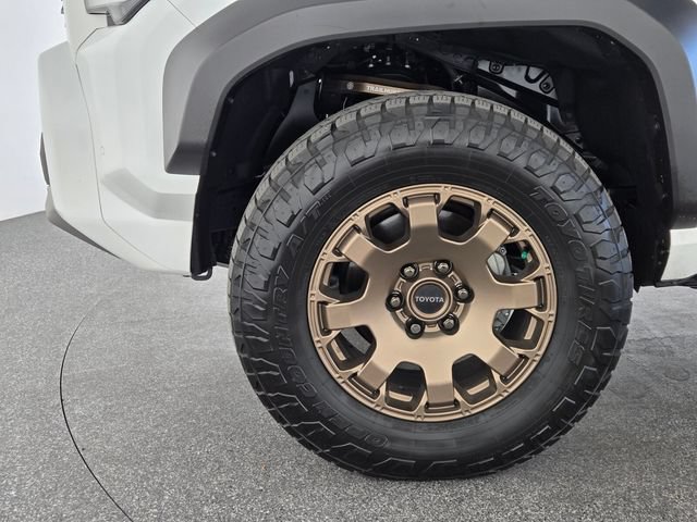 Used 2025 Toyota 4Runner Trailhunter AWD/4WD image 9