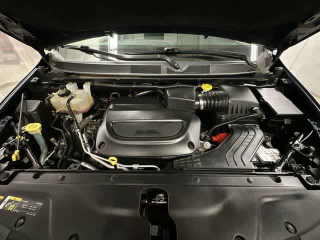 Used 2023 Chrysler Pacifica Touring-L FWD image 27