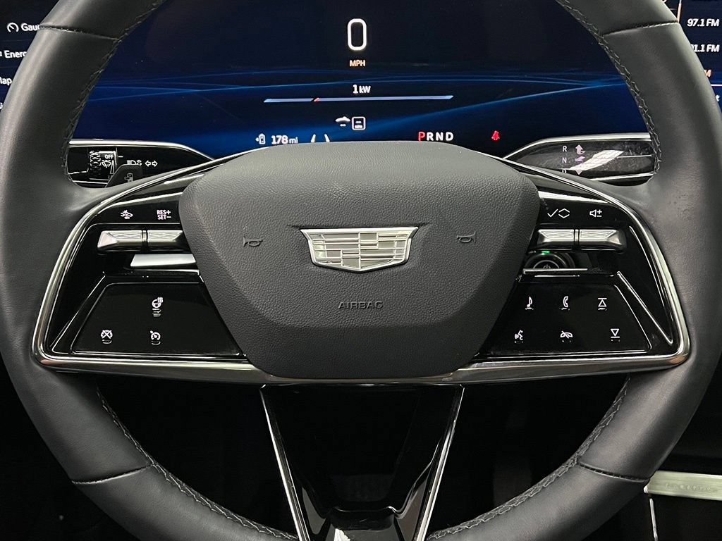 Used 2025 Cadillac Lyriq Luxury w/ LPO, Floor Liner Package AWD/4WD image 17
