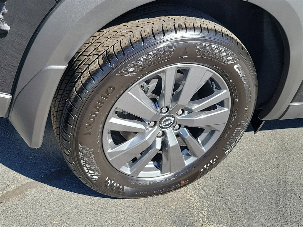 New 2025 Nissan Pathfinder SV image 3