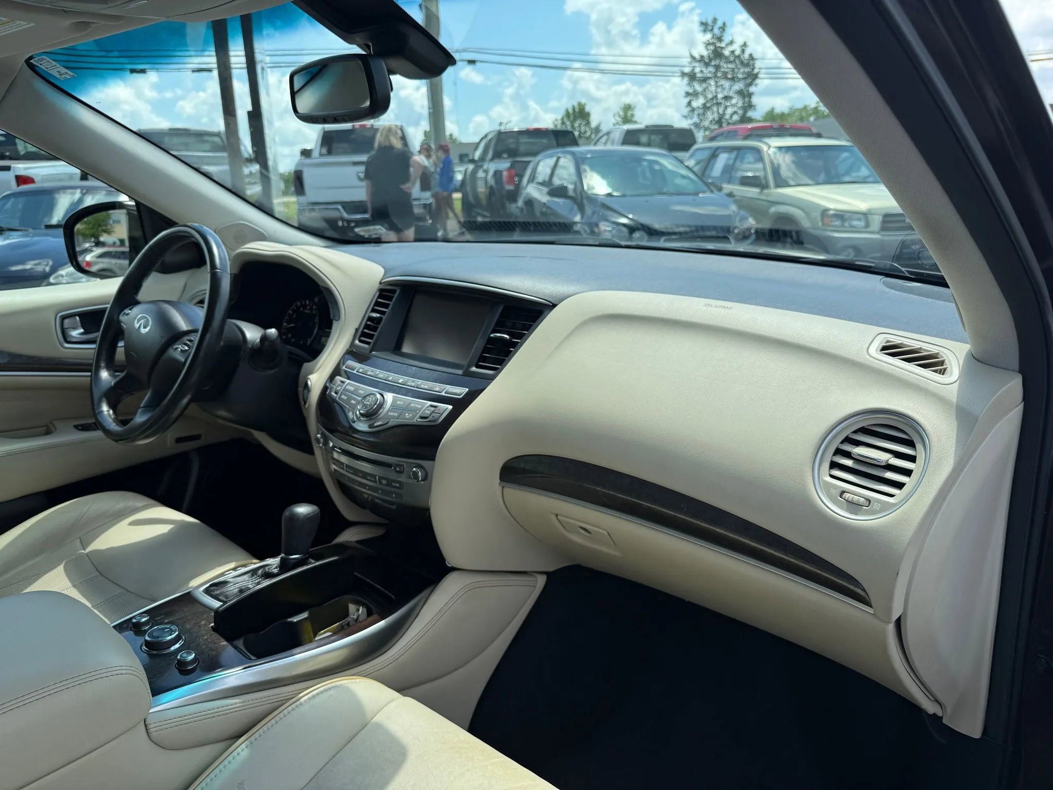 Used 2015 INFINITI QX60 AWD w/ Premium Plus Package image 17