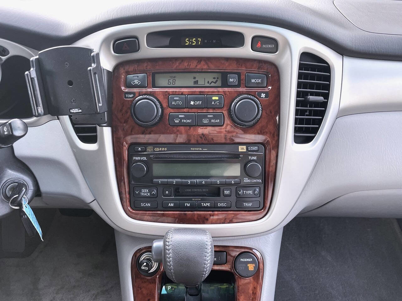 Used 2005 Toyota Highlander Limited AWD/4WD image 24