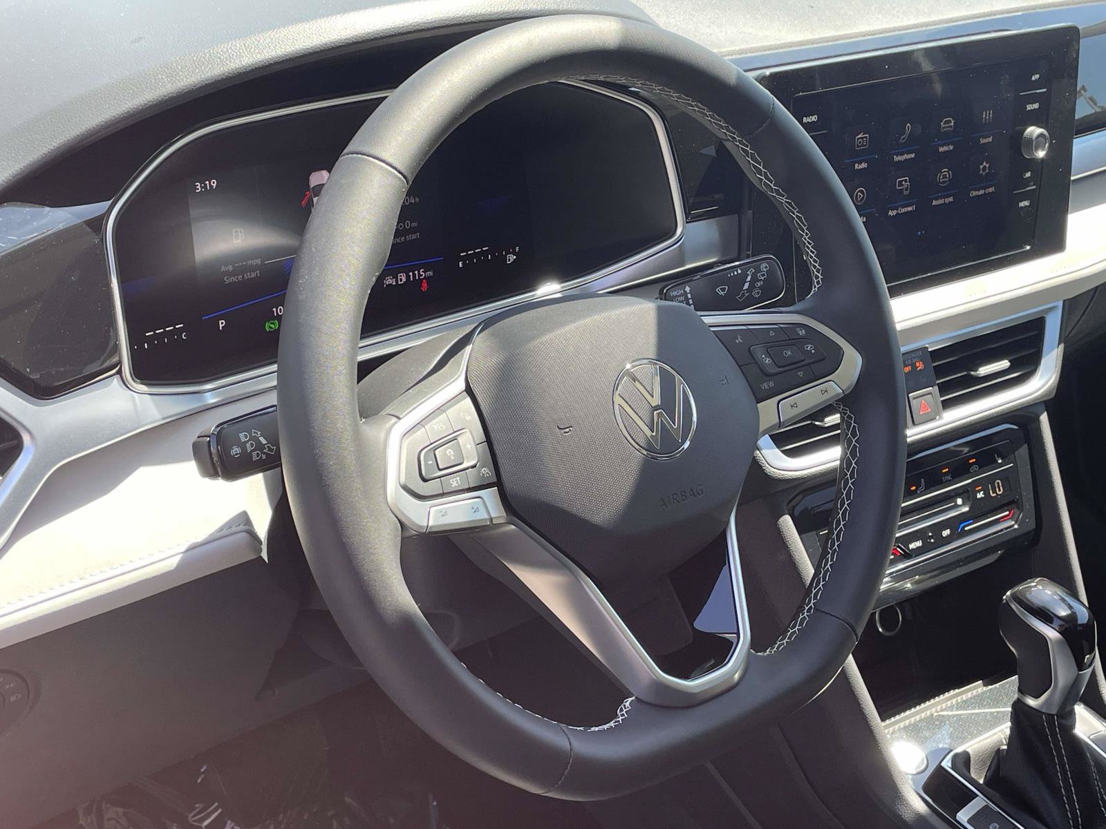 New 2026 Volkswagen Taos SE FWD image 6