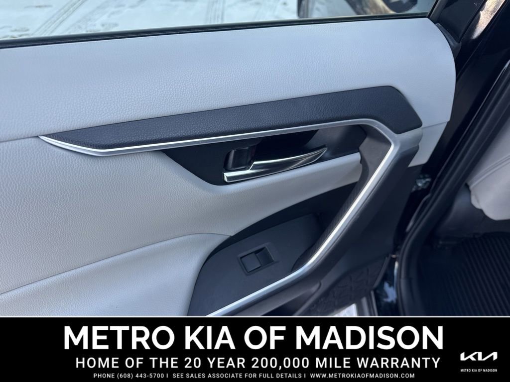 Used 2020 Toyota RAV4 XLE image 23
