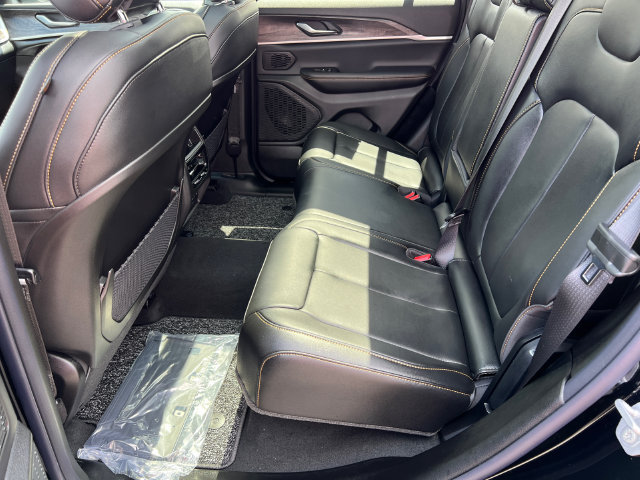 New 2026 Jeep Grand Cherokee Limited AWD/4WD image 24