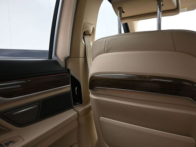 Used 2018 BMW 740i w/ Executive Package RWD image 17