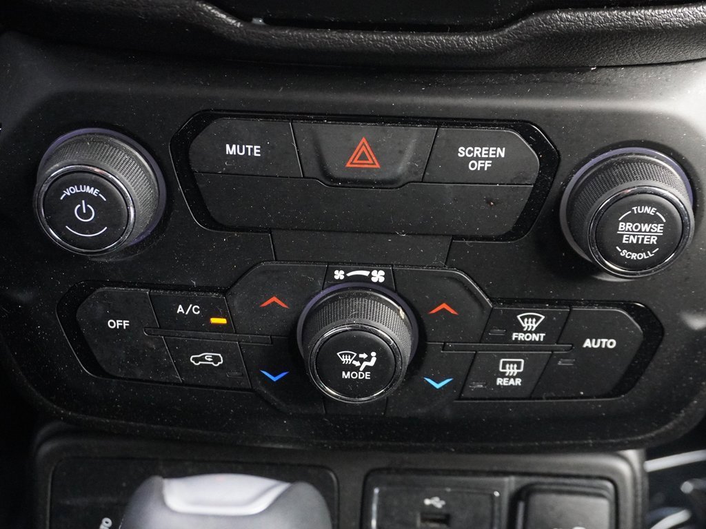 Used 2018 Jeep Renegade Latitude image 36