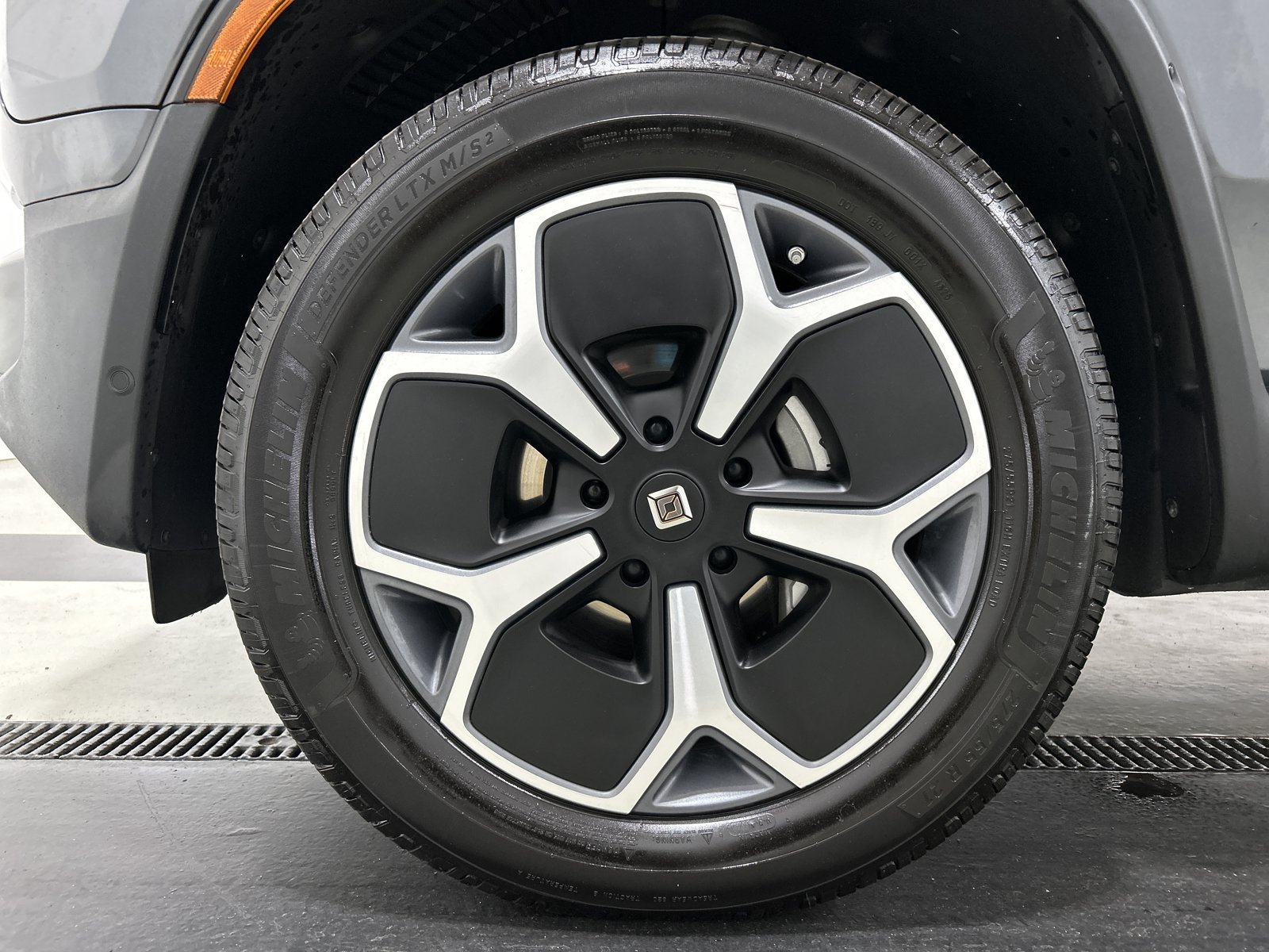 Used 2023 Rivian R1T Adventure AWD/4WD image 9