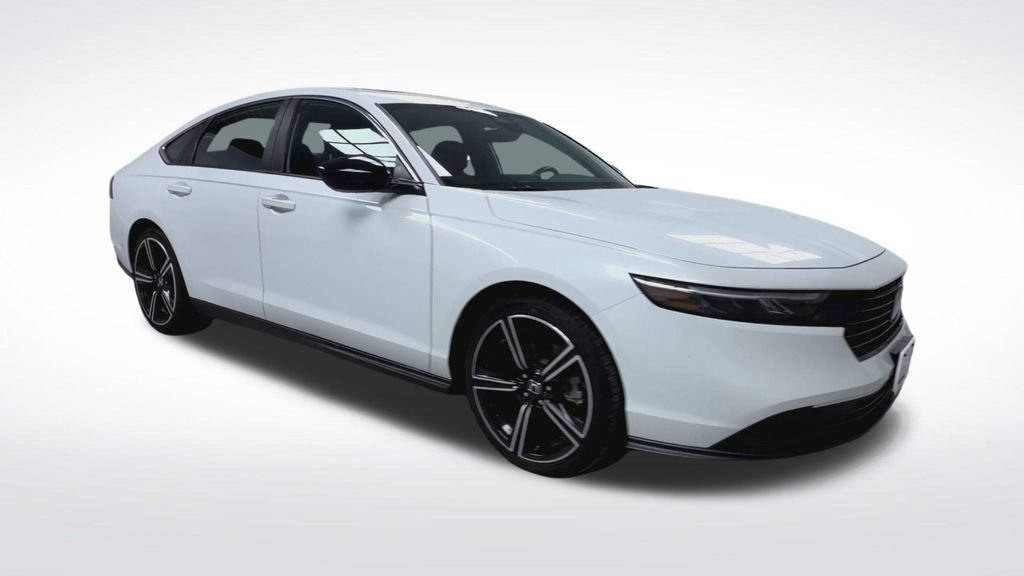 Used 2024 Honda Accord Sport image 2