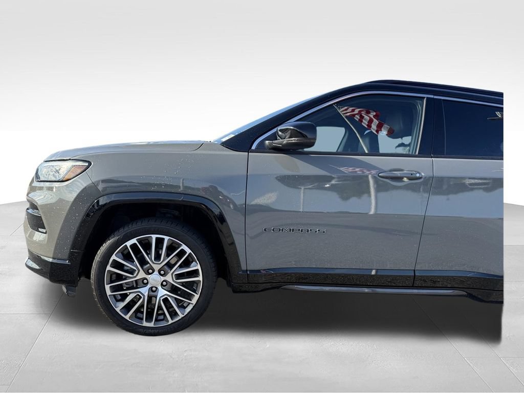 Used 2023 Jeep Compass Limited w/ Elite Group AWD/4WD image 23