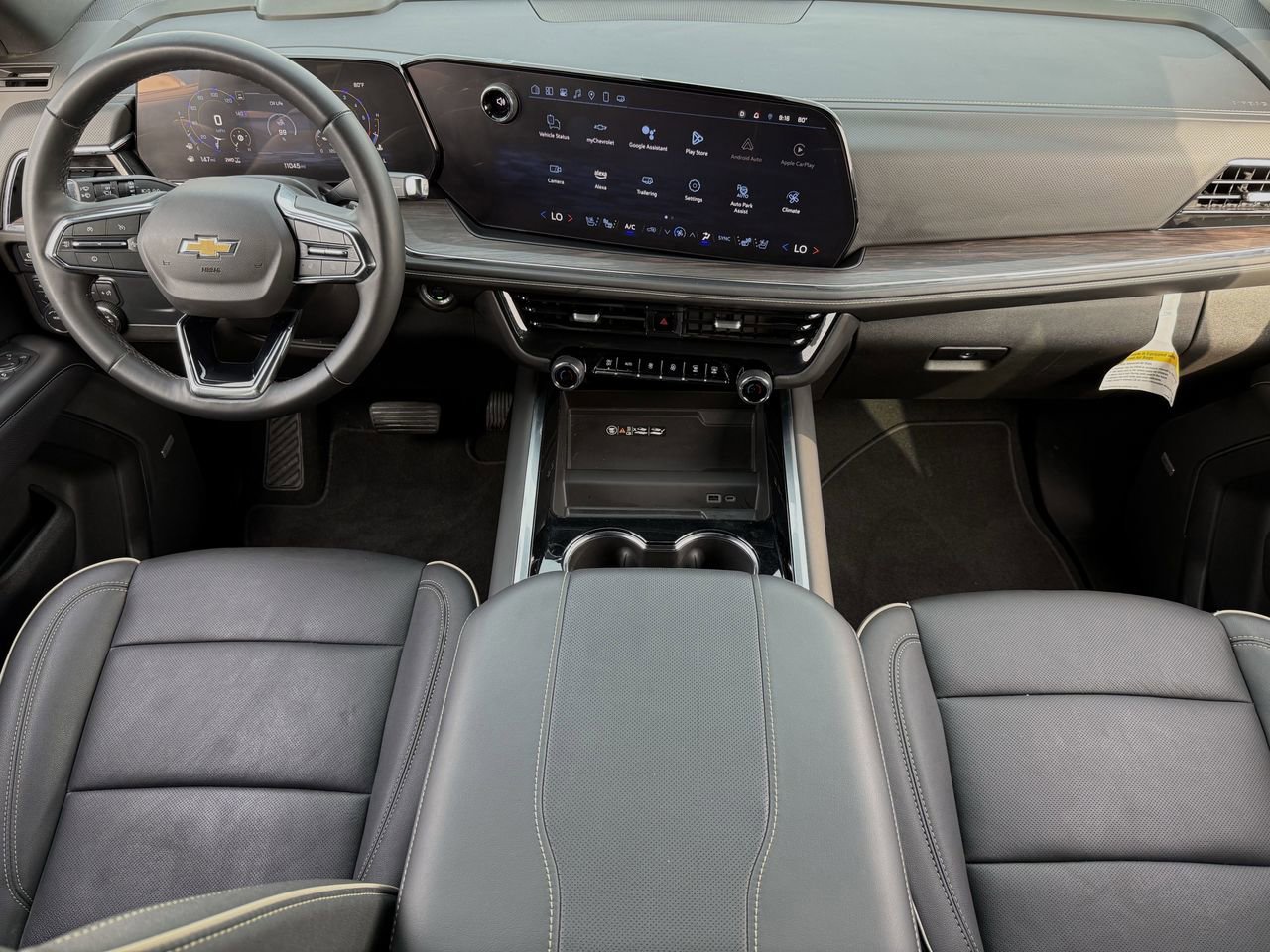 Certified 2025 Chevrolet Suburban Premier AWD/4WD image 10