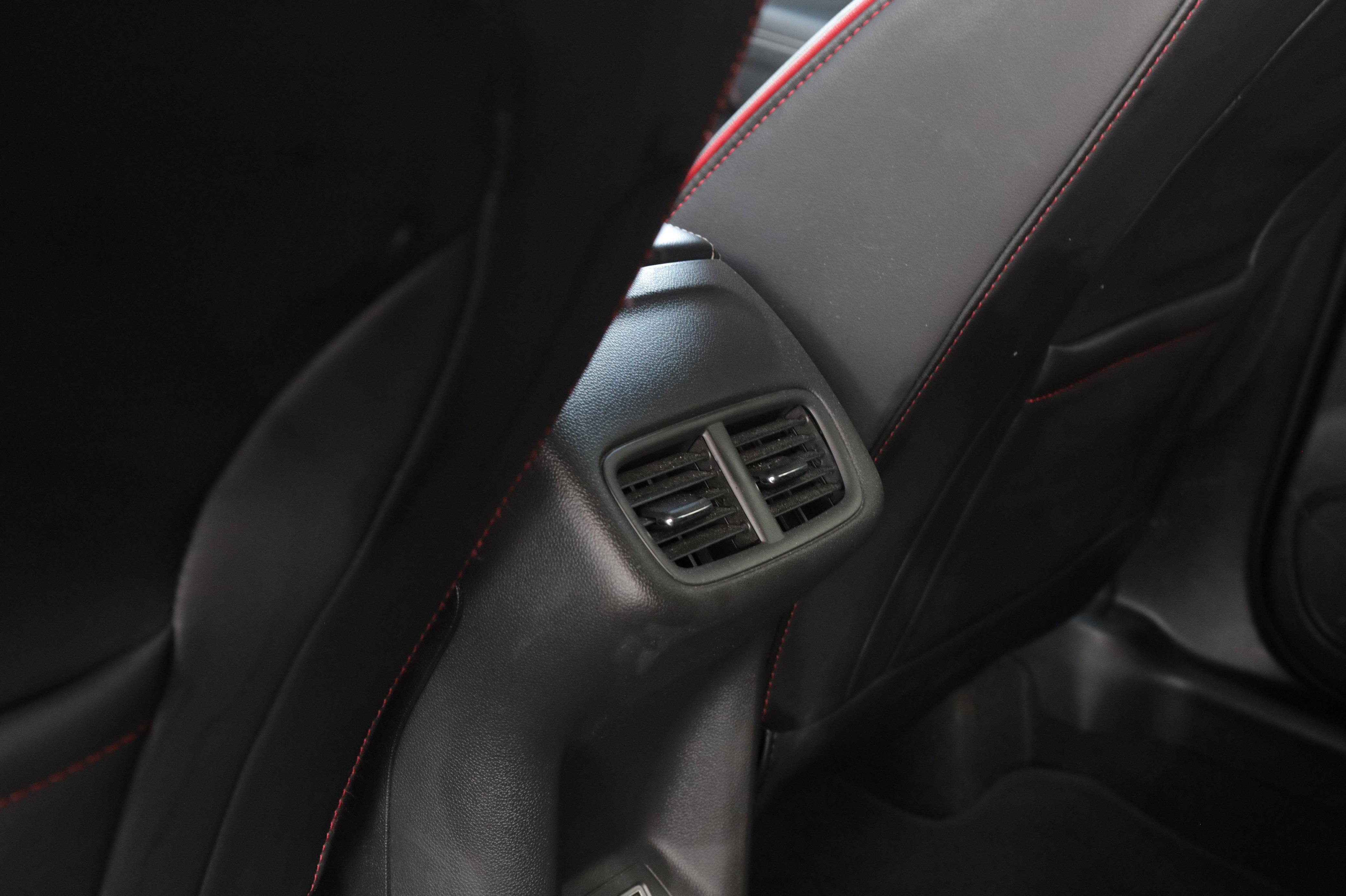 Used 2023 Buick Envision Essence w/ Sport Touring Package image 17