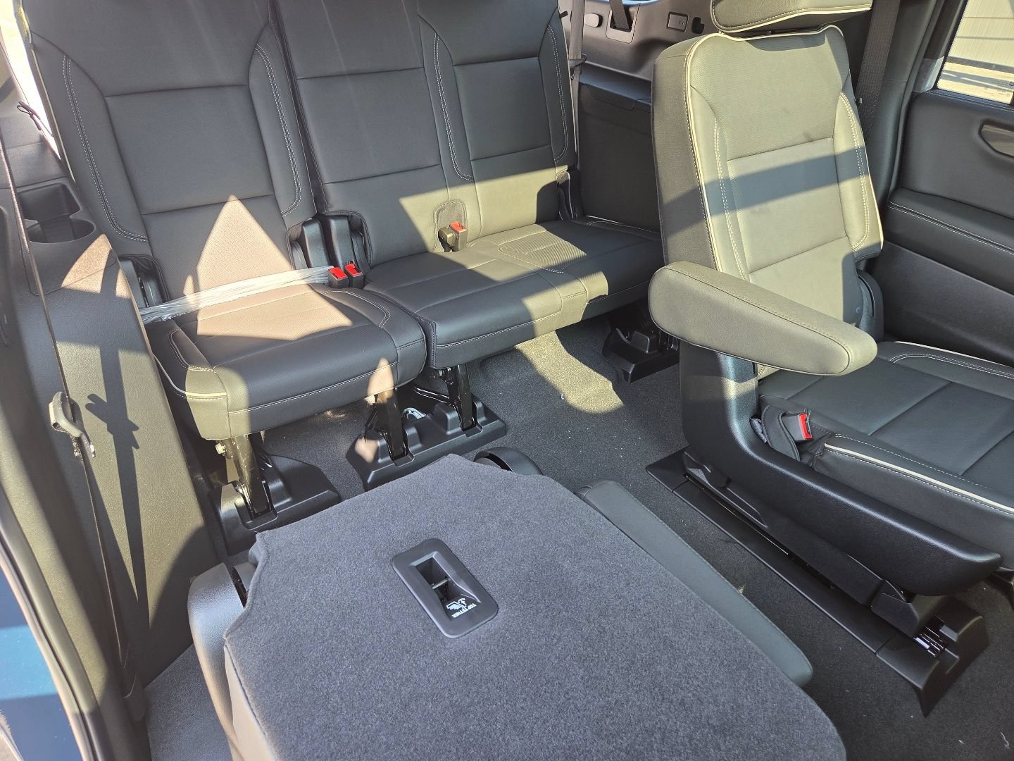 New 2026 GMC Yukon XL Elevation w/ Elevation Premium Package AWD/4WD image 25