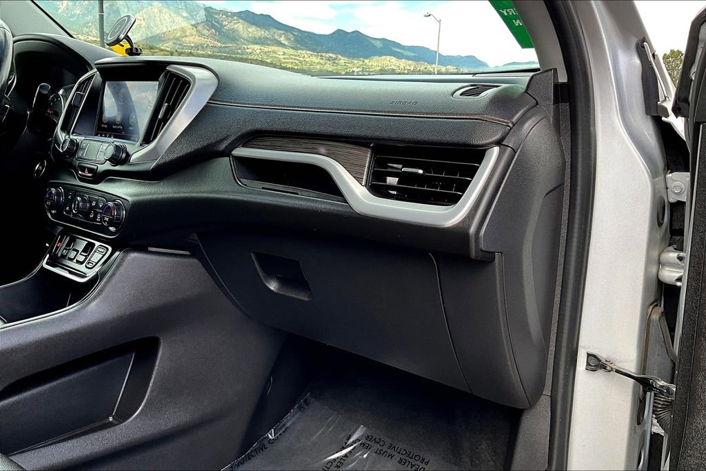 Used 2020 GMC Terrain SLT image 16