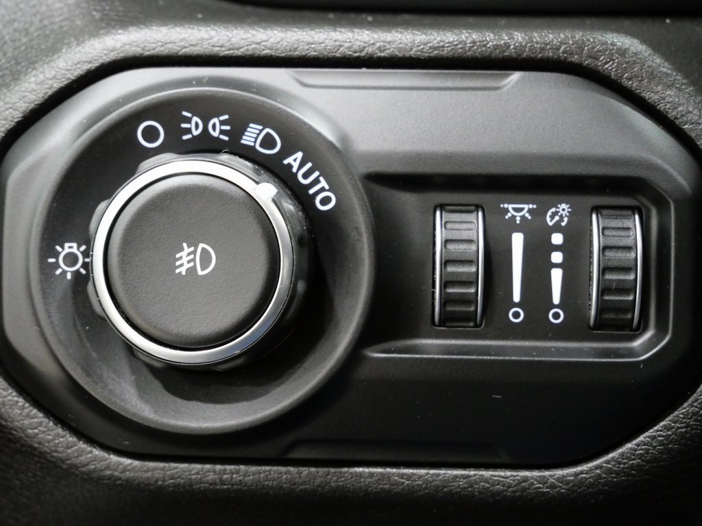 Used 2019 Jeep Wrangler Unlimited Sahara image 15