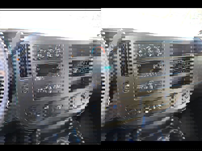 Used 2025 Chevrolet Express 3500 LS RWD image 25